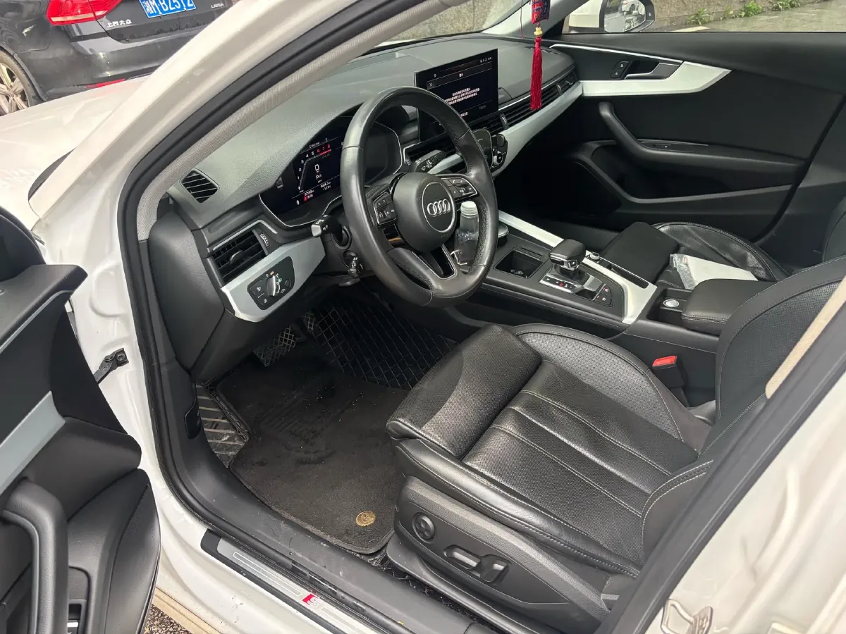 2022 Audi A4L 2.0T 190HP L4 7DCT,autocango,china used car exporter,china ev exporter,chinese used car exporter,chinese used ev exporter