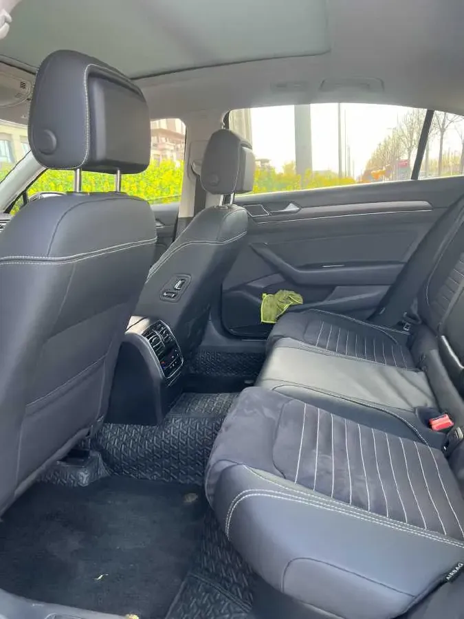 2025 Volkswagen Magotan 1.4T 150HP L4 7DCT,autocango,china used car exporter,china ev exporter,chinese used car exporter,chinese used ev exporter