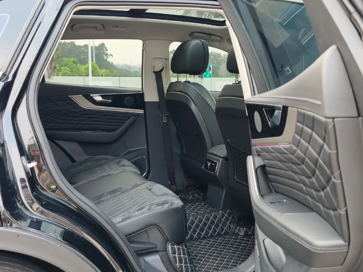 2022 HongQi HS5 2.0T 224HP L4 6AT,autocango,china used car exporter,china ev exporter,chinese used car exporter,chinese used ev exporter