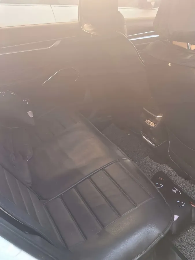 2022 Geely Emgrand 1.5L 114HP L4 5MT,autocango,china used car exporter,china ev exporter,chinese used car exporter,chinese used ev exporter