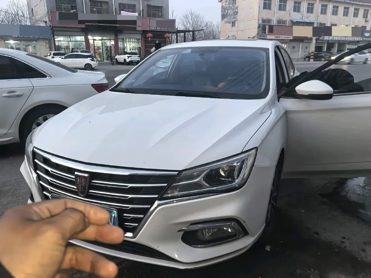 2020 Roewe i5 1.5L 120HP L4 5MT,autocango,china used car exporter,china ev exporter,chinese used car exporter,chinese used ev exporter