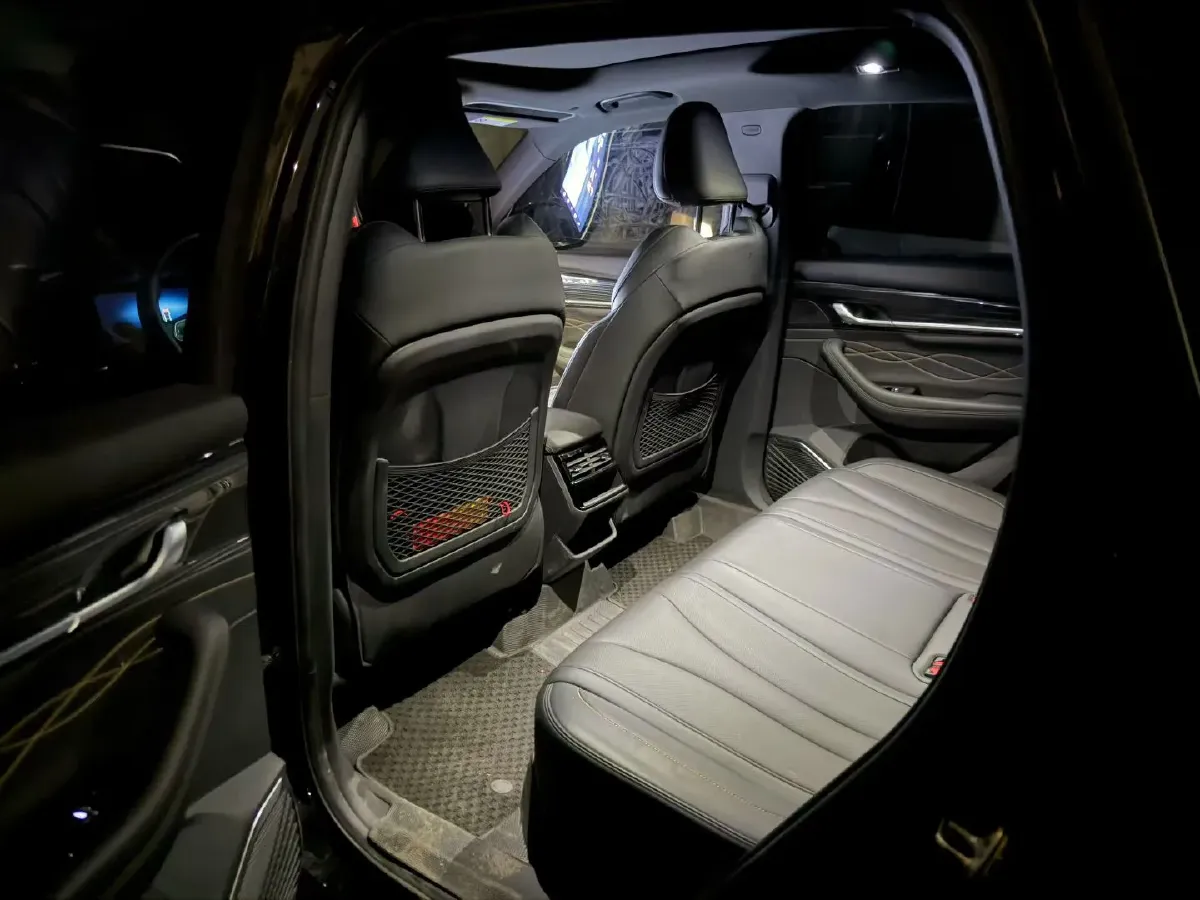 2024 Geely Monjaro 2.0T 218HP L4 7DCT,autocango,china used car exporter,china ev exporter,chinese used car exporter,chinese used ev exporter