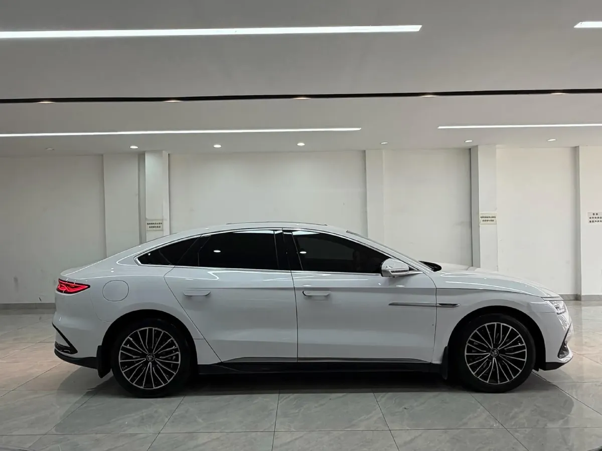 2022 Volkswagen Tiguan L 2.0T 186HP L4 7DCT,autocango,china used car exporter,china ev exporter,chinese used car exporter,chinese used ev exporter