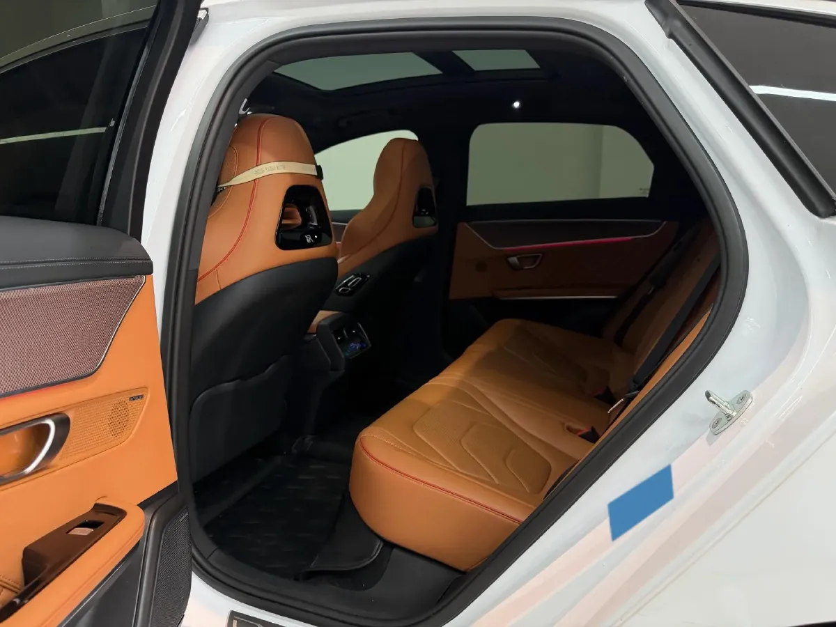 2022 Volkswagen Tiguan L 2.0T 186HP L4 7DCT,autocango,china used car exporter,china ev exporter,chinese used car exporter,chinese used ev exporter