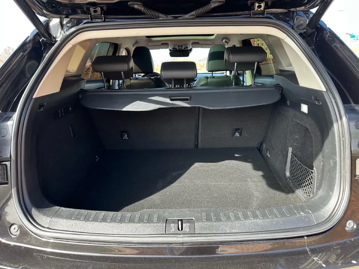 2021 WEY VV6 2.0T 227HP L4 7DCT,autocango,china used car exporter,china ev exporter,chinese used car exporter,chinese used ev exporter