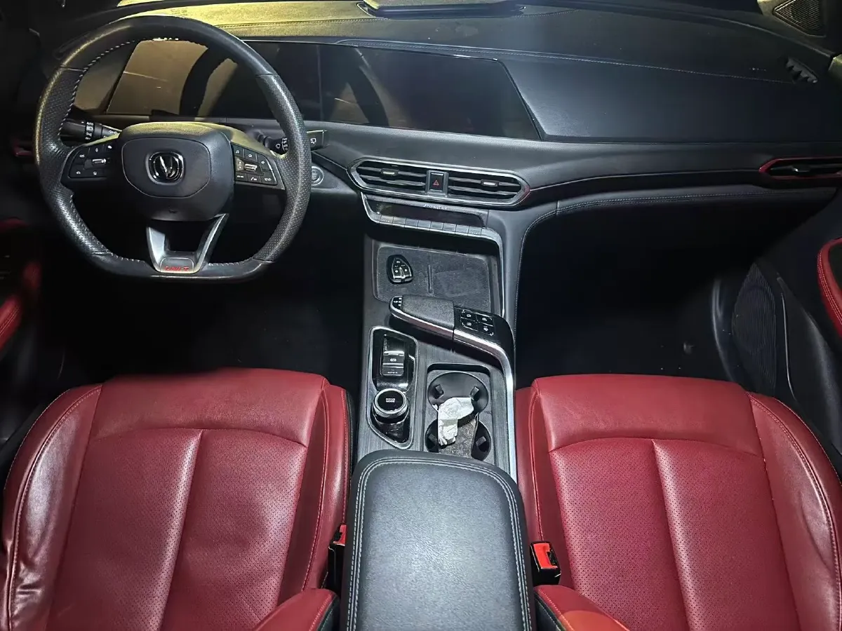 2021 ChangAn UNI-T 1.5T 180HP L4 7DCT,autocango,china used car exporter,china ev exporter,chinese used car exporter,chinese used ev exporter