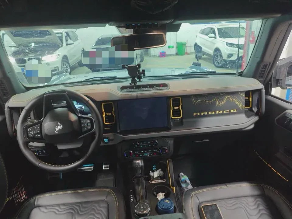 2024 Ford Bronco 2.3T 275HP L4 10AT,autocango,china used car exporter,china ev exporter,chinese used car exporter,chinese used ev exporter