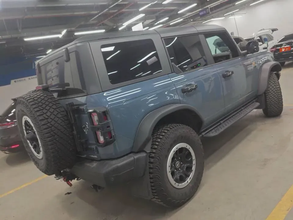 2024 Ford Bronco 2.3T 275HP L4 10AT,autocango,china used car exporter,china ev exporter,chinese used car exporter,chinese used ev exporter