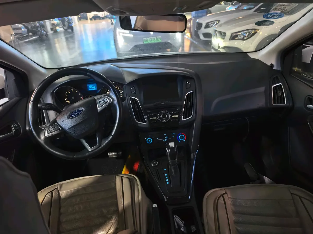 2018 Ford Focus 1.6L 125HP L4 6DCT,autocango,china used car exporter,china ev exporter,chinese used car exporter,chinese used ev exporter