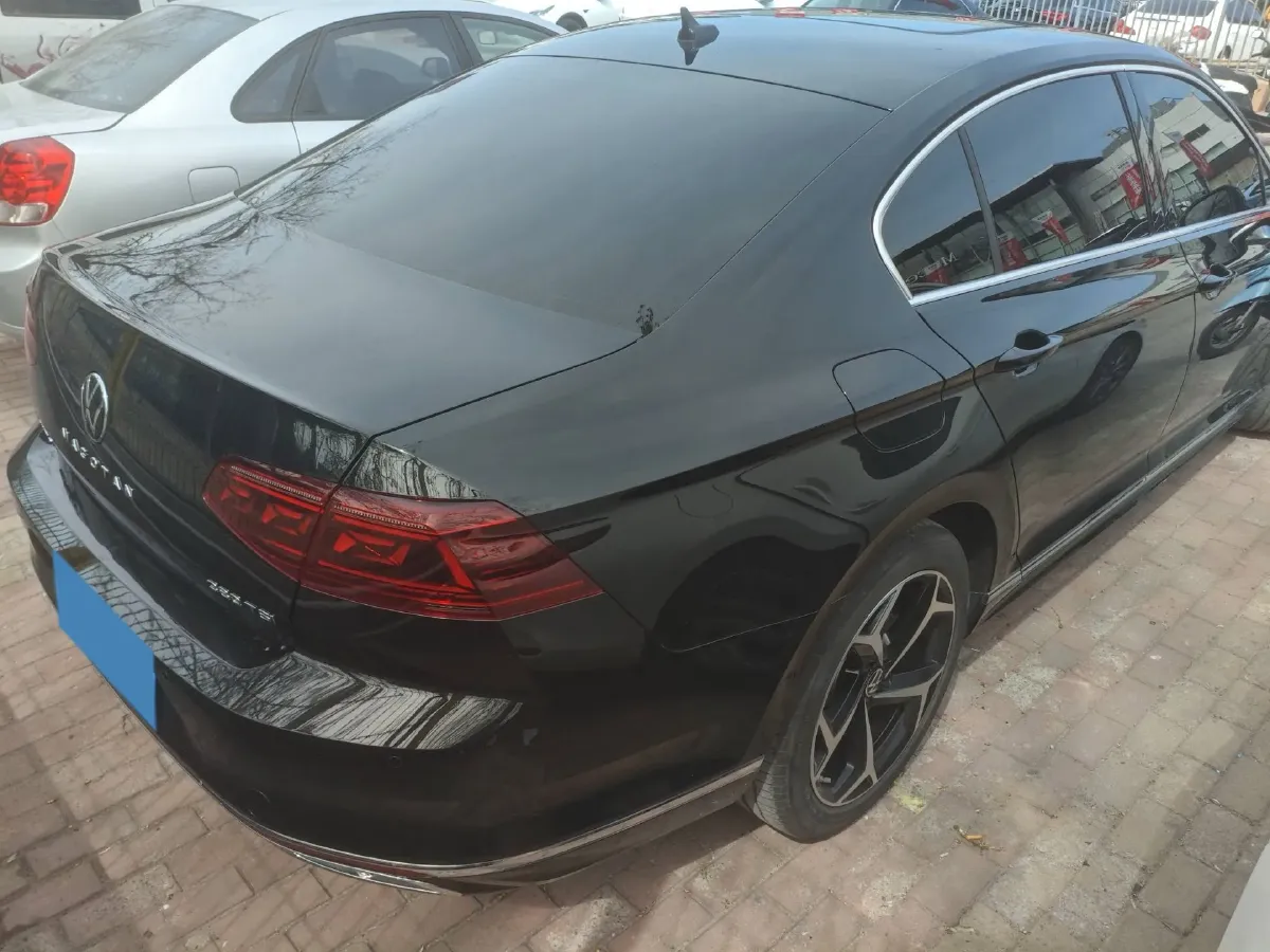 2023 Volkswagen Magotan 2.0T 220HP L4 7DCT,autocango,china used car exporter,china ev exporter,chinese used car exporter,chinese used ev exporter