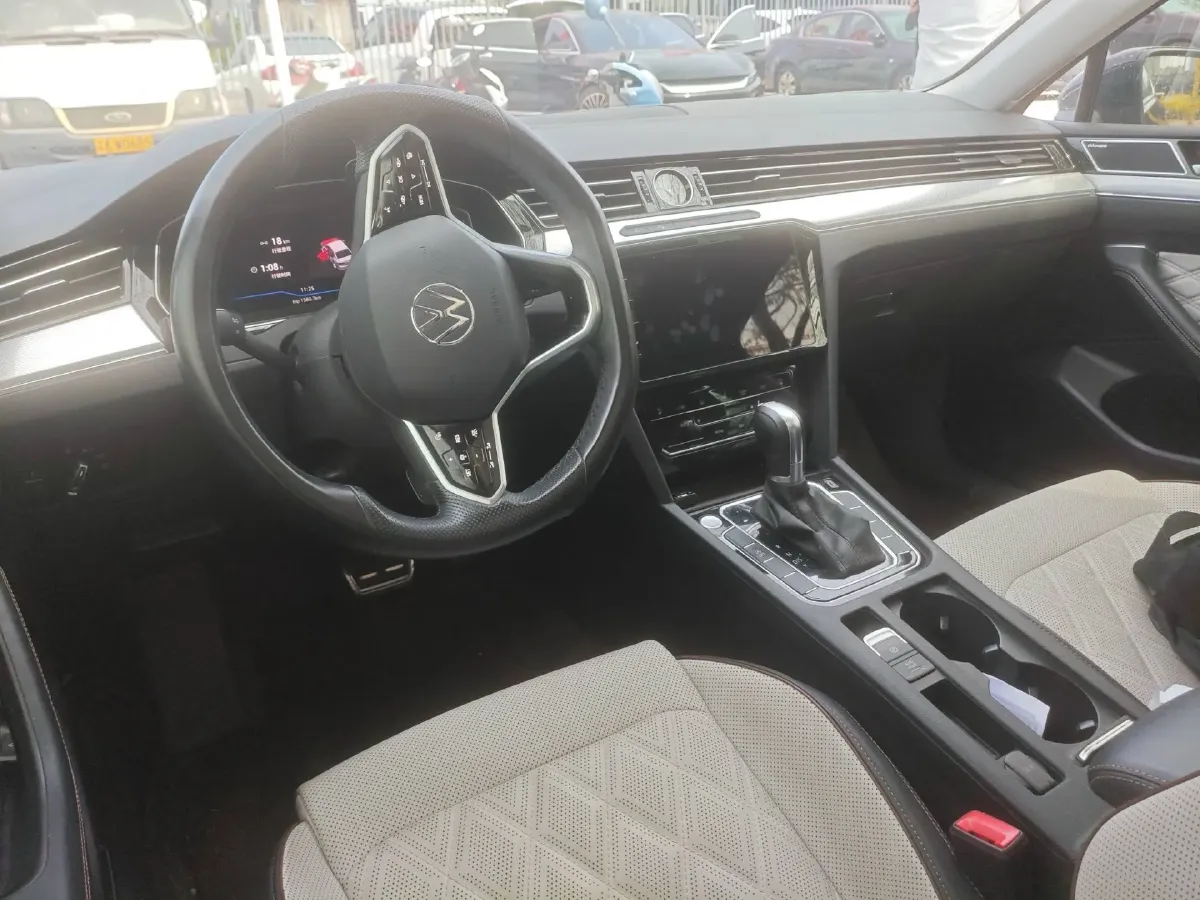 2023 Volkswagen Magotan 2.0T 220HP L4 7DCT,autocango,china used car exporter,china ev exporter,chinese used car exporter,chinese used ev exporter