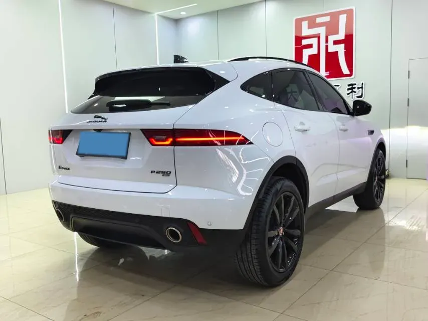 2024 Jaguar E-PACE 2.0T 249HP L4 9AT,autocango,china used car exporter,china ev exporter,chinese used car exporter,chinese used ev exporter