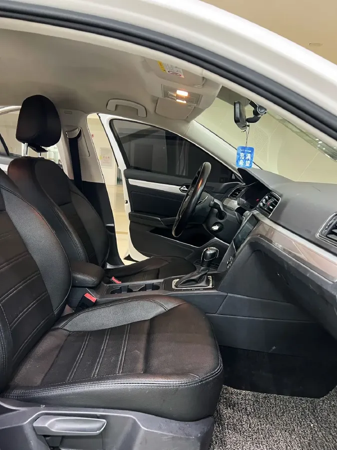 2019 Volkswagen T-Cross 1.4T 150HP L4 7DCT,autocango,china used car exporter,china ev exporter,chinese used car exporter,chinese used ev exporter