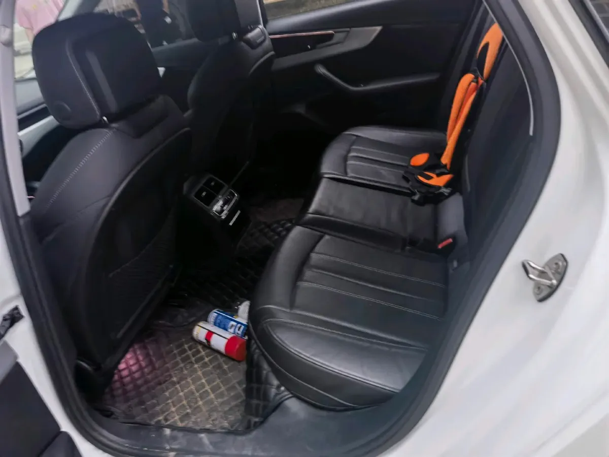 2020 Audi A4L 2.0T 190HP L4 7DCT,autocango,china used car exporter,china ev exporter,chinese used car exporter,chinese used ev exporter