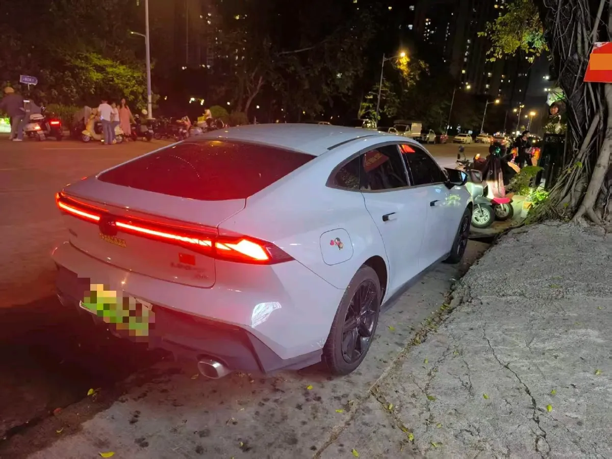 2023 ChangAn UNI-V iDD 1.5T 170HP L4 6TCT PHEV 18.4KWH,autocango,china used car exporter,china ev exporter,chinese used car exporter,chinese used ev exporter