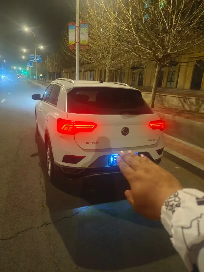 2021 Volkswagen T-Roc 1.4T 150HP L4 7DCT,autocango,china used car exporter,china ev exporter,chinese used car exporter,chinese used ev exporter