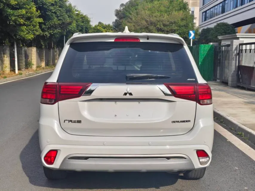 2021 Mitsubishi Outlander 2.4L 192HP L4 CVT,autocango,china used car exporter,china ev exporter,chinese used car exporter,chinese used ev exporter