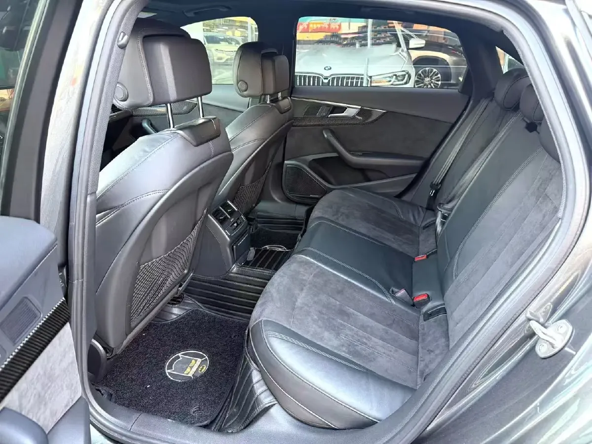 2020 Audi A4L 2.0T 252HP L4 7DCT,autocango,china used car exporter,china ev exporter,chinese used car exporter,chinese used ev exporter