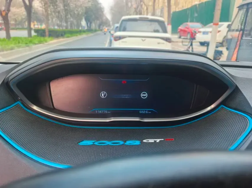 2017 Peugeot 5008 1.8T 204HP L4 6AT,autocango,china used car exporter,china ev exporter,chinese used car exporter,chinese used ev exporter