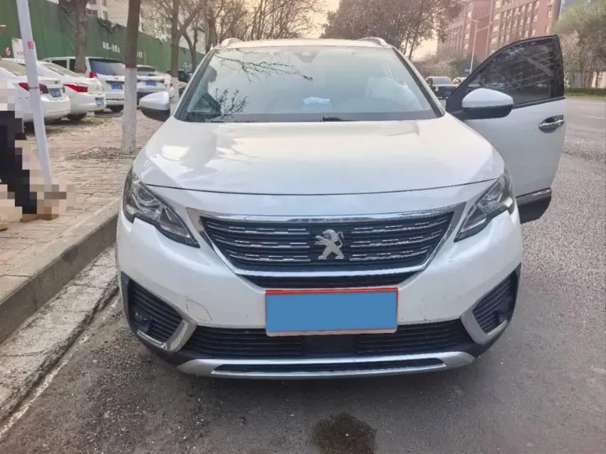 2017 Peugeot 5008 1.8T 204HP L4 6AT,autocango,china used car exporter,china ev exporter,chinese used car exporter,chinese used ev exporter