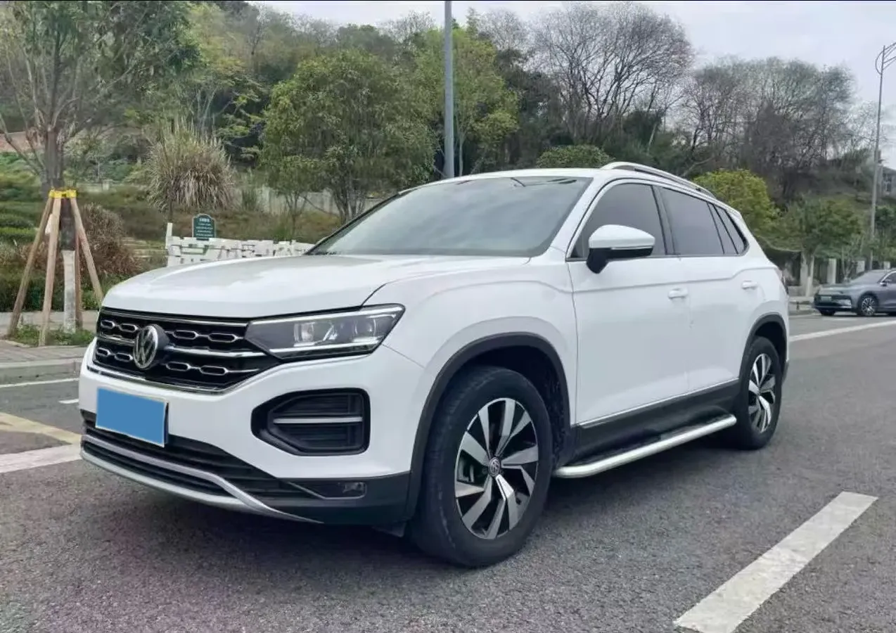 2019 Jeep Cherokee 2.0T 234HP L4 9AT,autocango,china used car exporter,china ev exporter,chinese used car exporter,chinese used ev exporter