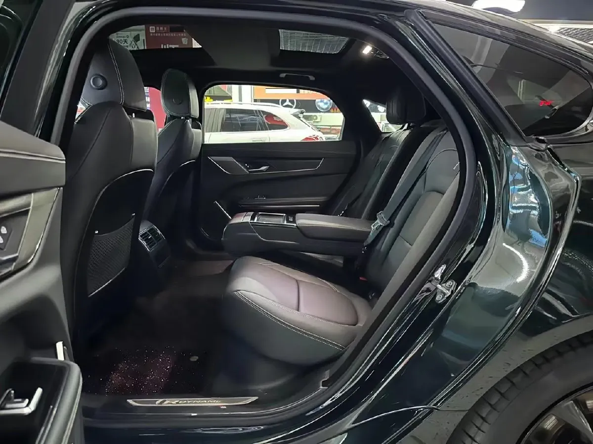 2021 Jaguar XFL 2.0T 250HP L4 8AT,autocango,china used car exporter,china ev exporter,chinese used car exporter,chinese used ev exporter