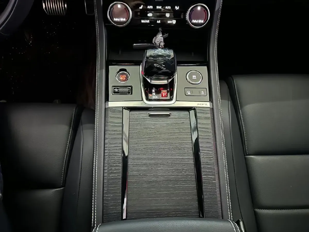 2021 Jaguar XFL 2.0T 250HP L4 8AT,autocango,china used car exporter,china ev exporter,chinese used car exporter,chinese used ev exporter