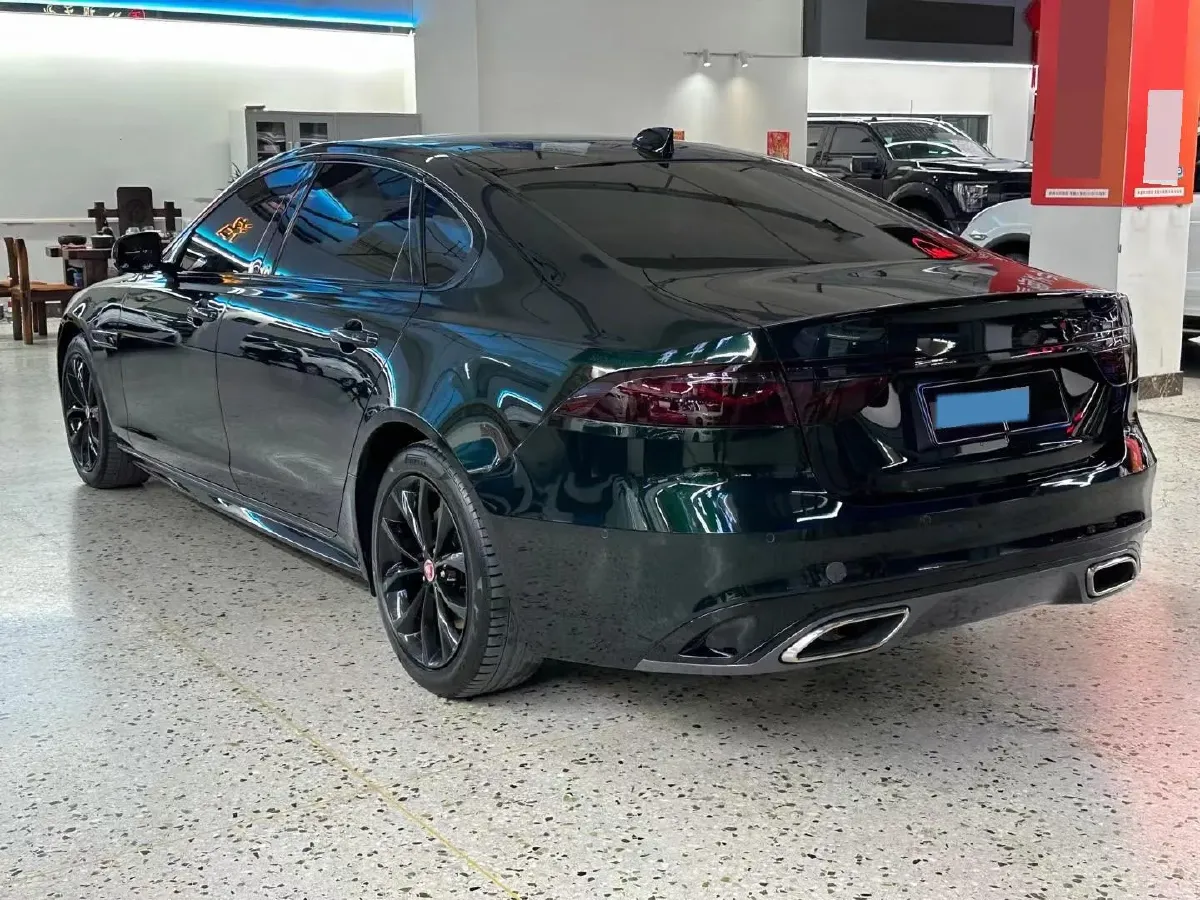 2021 Jaguar XFL 2.0T 250HP L4 8AT,autocango,china used car exporter,china ev exporter,chinese used car exporter,chinese used ev exporter