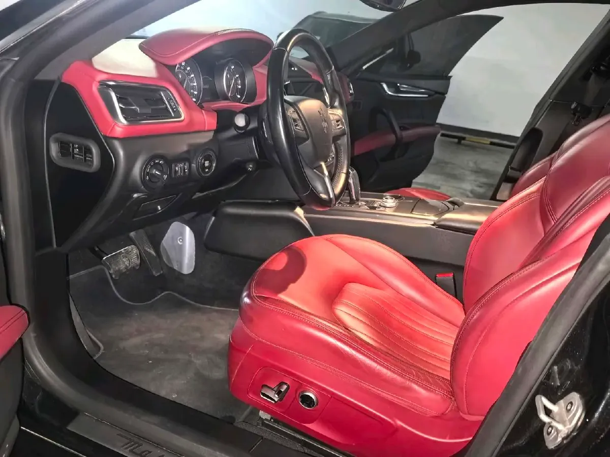 2021 Maserati Ghibli 2.0T 330HP L4 8AT,autocango,china used car exporter,china ev exporter,chinese used car exporter,chinese used ev exporter