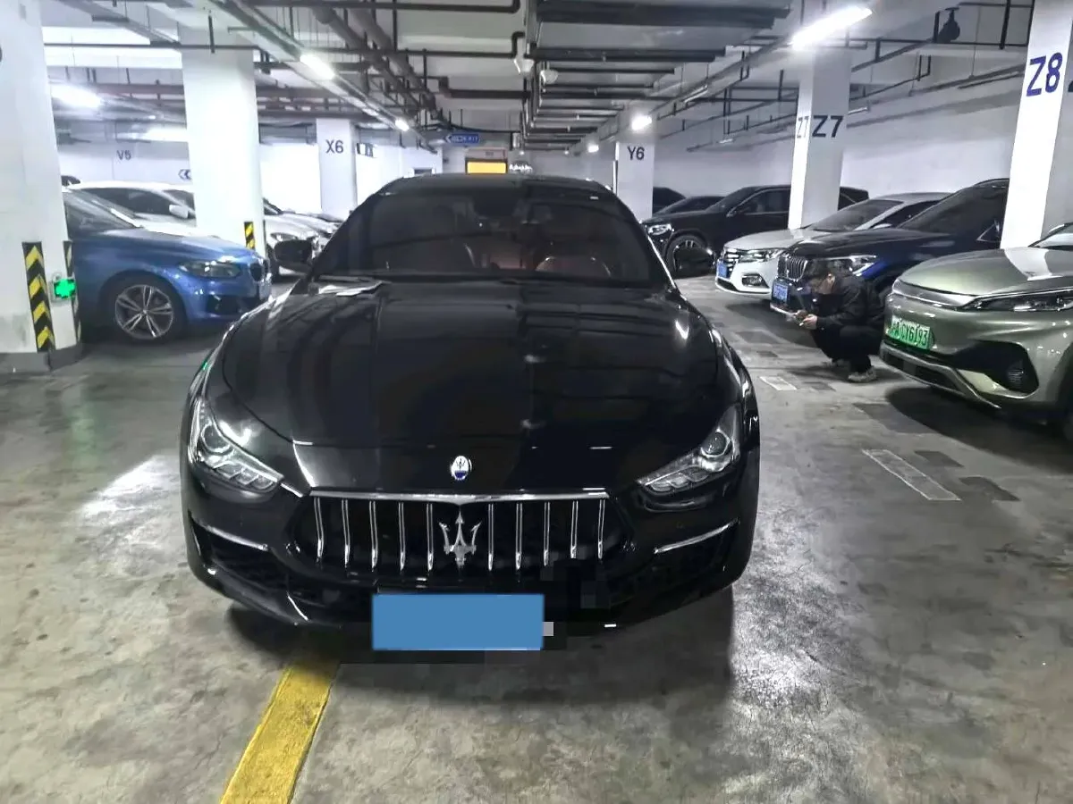 2021 Maserati Ghibli 2.0T 330HP L4 8AT,autocango,china used car exporter,china ev exporter,chinese used car exporter,chinese used ev exporter