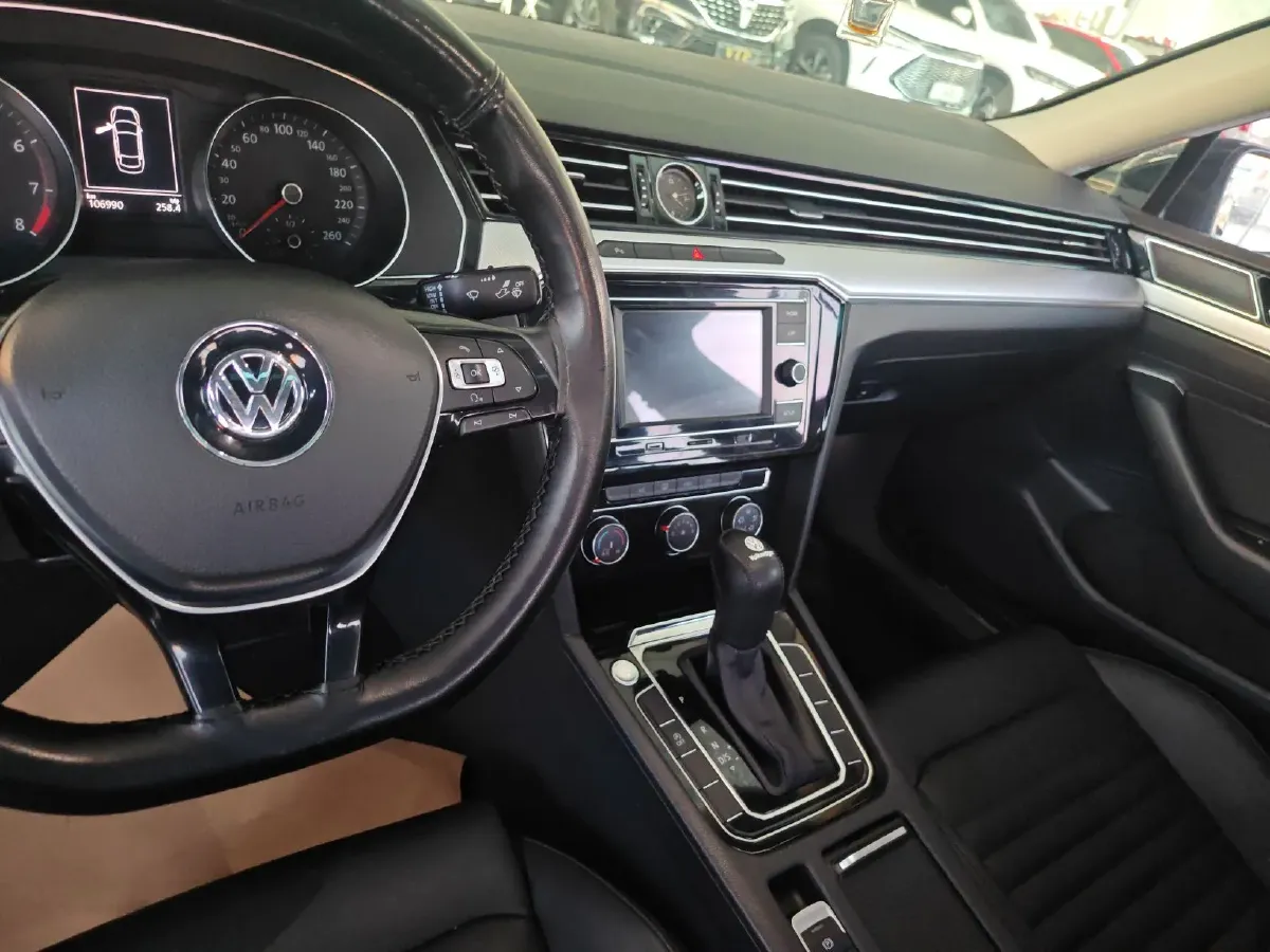 2018 Volkswagen Magotan 1.8T 180HP L4 7DCT,autocango,china used car exporter,china ev exporter,chinese used car exporter,chinese used ev exporter