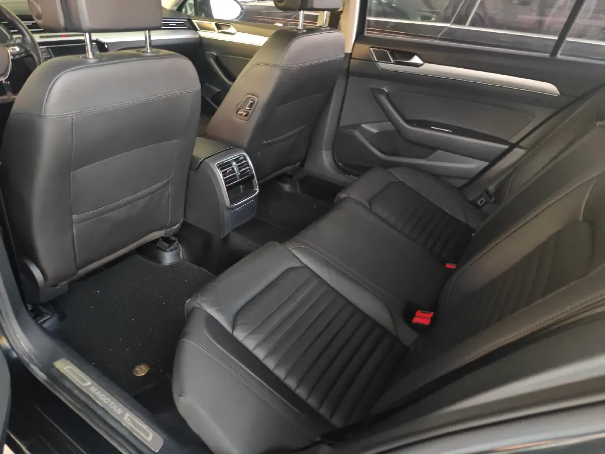 2018 Volkswagen Magotan 1.8T 180HP L4 7DCT,autocango,china used car exporter,china ev exporter,chinese used car exporter,chinese used ev exporter