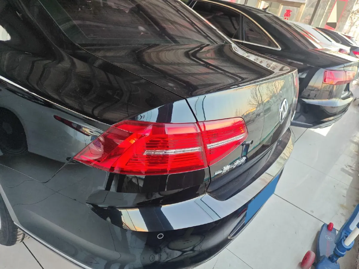 2018 Volkswagen Magotan 1.8T 180HP L4 7DCT,autocango,china used car exporter,china ev exporter,chinese used car exporter,chinese used ev exporter