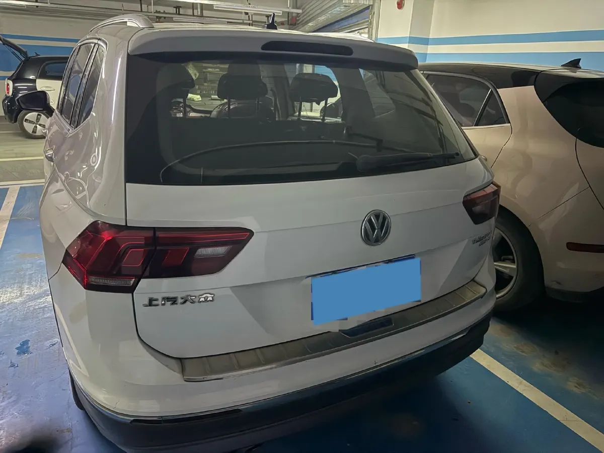 2018 Volkswagen Tiguan L 2.0T 186HP L4 7DCT,autocango,china used car exporter,china ev exporter,chinese used car exporter,chinese used ev exporter