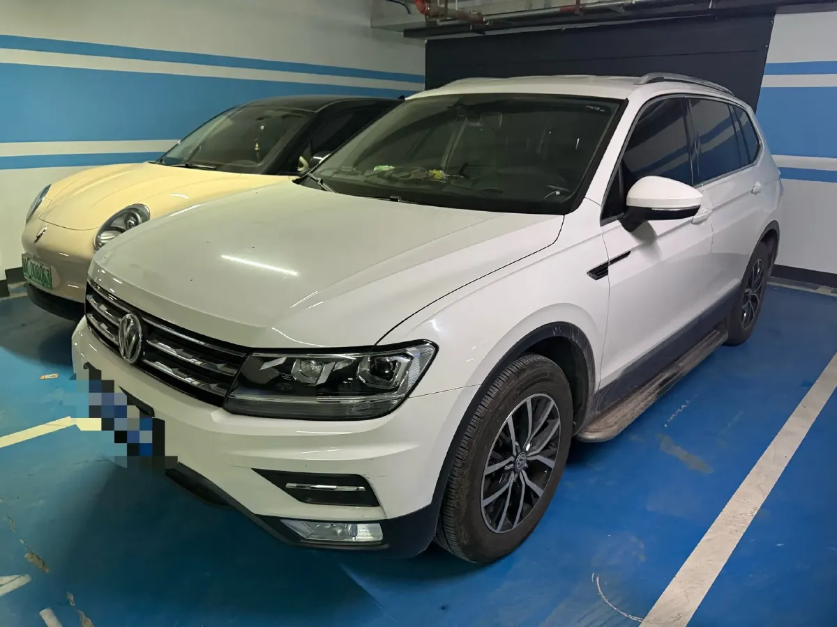 2018 Volkswagen Tiguan L 2.0T 186HP L4 7DCT,autocango,china used car exporter,china ev exporter,chinese used car exporter,chinese used ev exporter