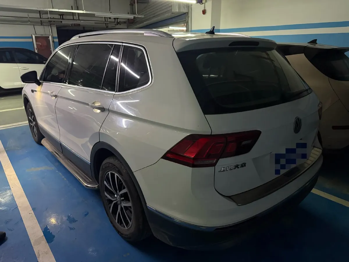 2018 Volkswagen Tiguan L 2.0T 186HP L4 7DCT,autocango,china used car exporter,china ev exporter,chinese used car exporter,chinese used ev exporter