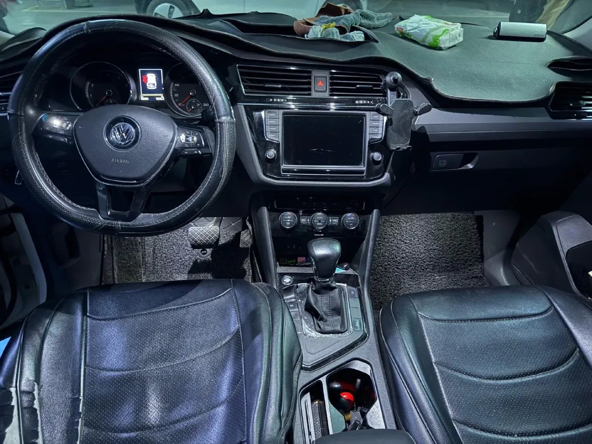 2018 Volkswagen Tiguan L 2.0T 186HP L4 7DCT,autocango,china used car exporter,china ev exporter,chinese used car exporter,chinese used ev exporter