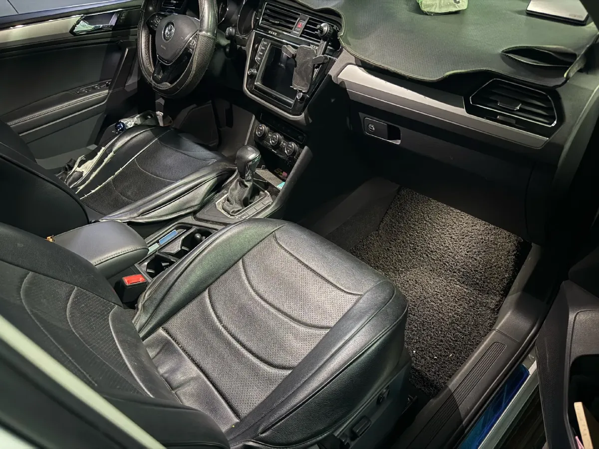 2018 Volkswagen Tiguan L 2.0T 186HP L4 7DCT,autocango,china used car exporter,china ev exporter,chinese used car exporter,chinese used ev exporter