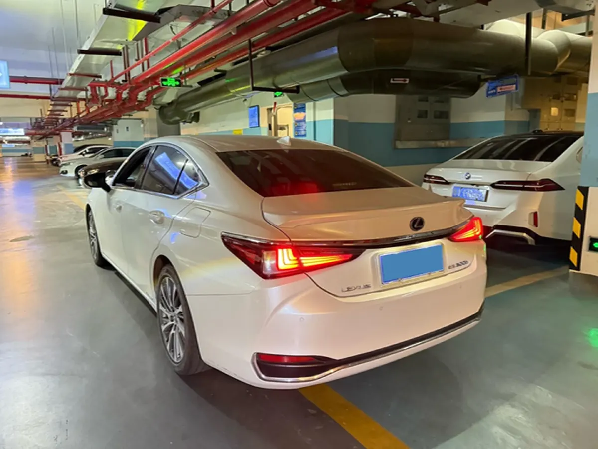 2018 Lexus ES 2.5L 178HP L4 E-CVT Hybrid,autocango,china used car exporter,china ev exporter,chinese used car exporter,chinese used ev exporter