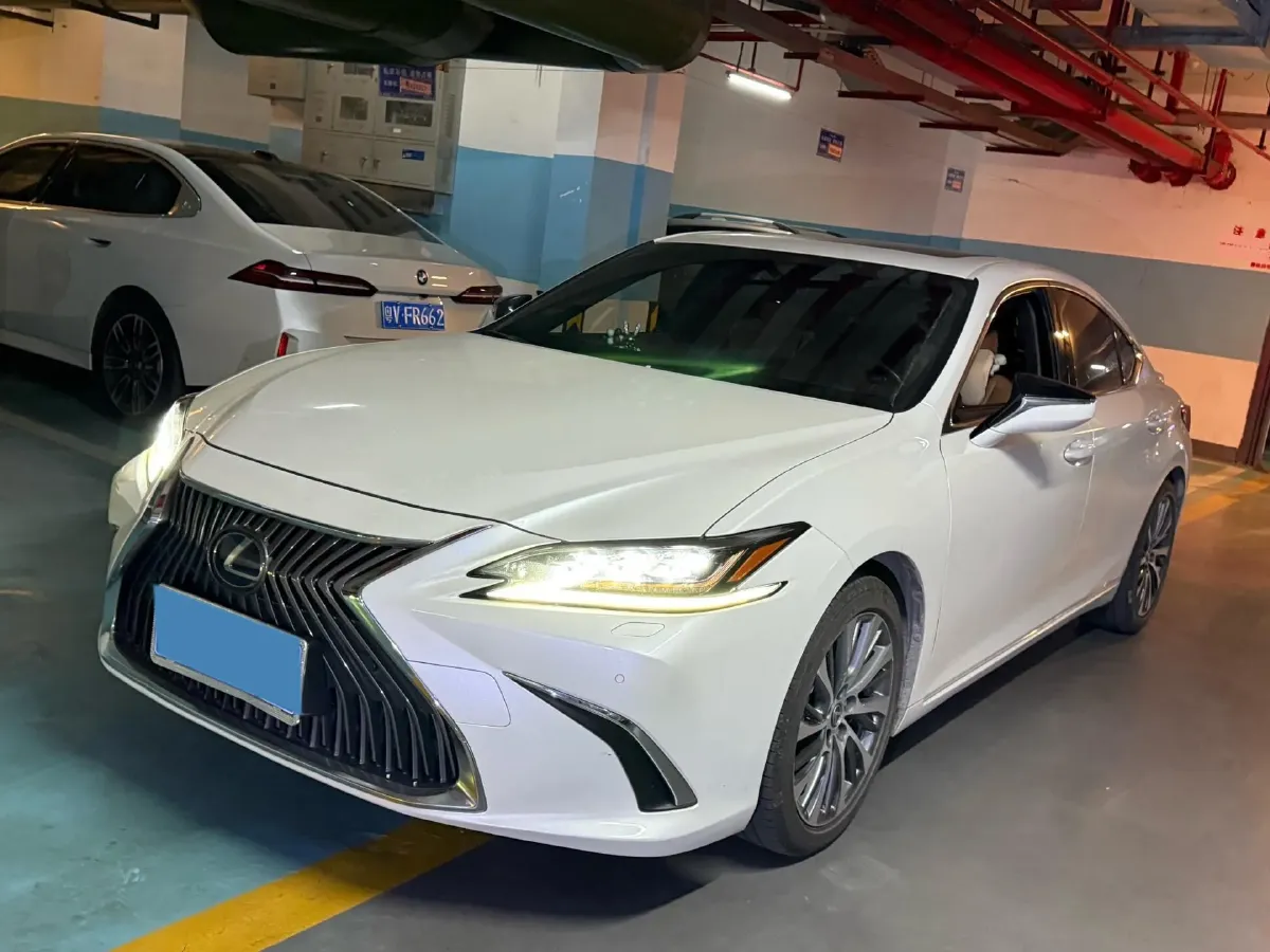 2018 Lexus ES 2.5L 178HP L4 E-CVT Hybrid,autocango,china used car exporter,china ev exporter,chinese used car exporter,chinese used ev exporter