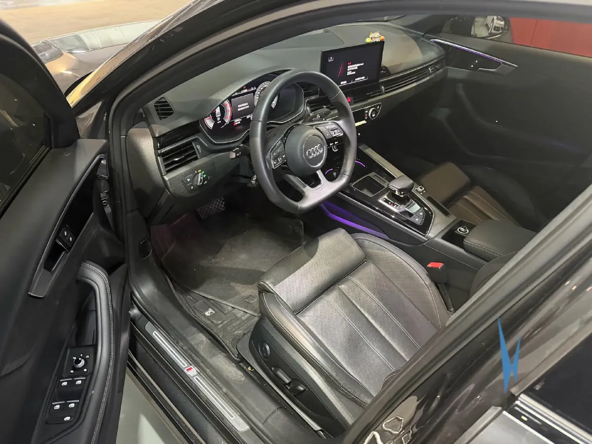 2023 Audi A4L 2.0T 190HP L4 7DCT,autocango,china used car exporter,china ev exporter,chinese used car exporter,chinese used ev exporter