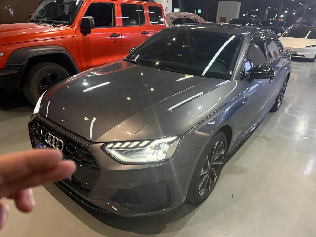 2023 Audi A4L 2.0T 190HP L4 7DCT,autocango,china used car exporter,china ev exporter,chinese used car exporter,chinese used ev exporter