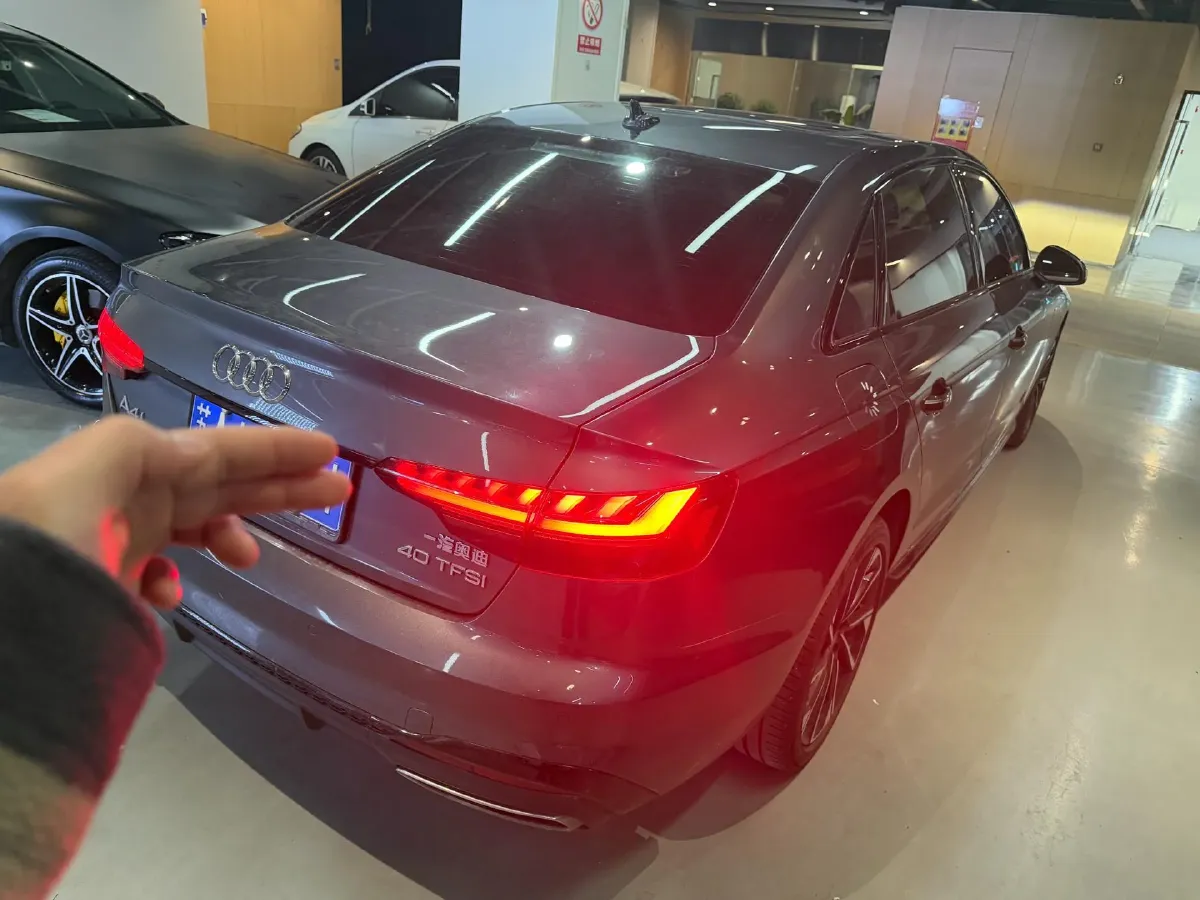 2023 Audi A4L 2.0T 190HP L4 7DCT,autocango,china used car exporter,china ev exporter,chinese used car exporter,chinese used ev exporter