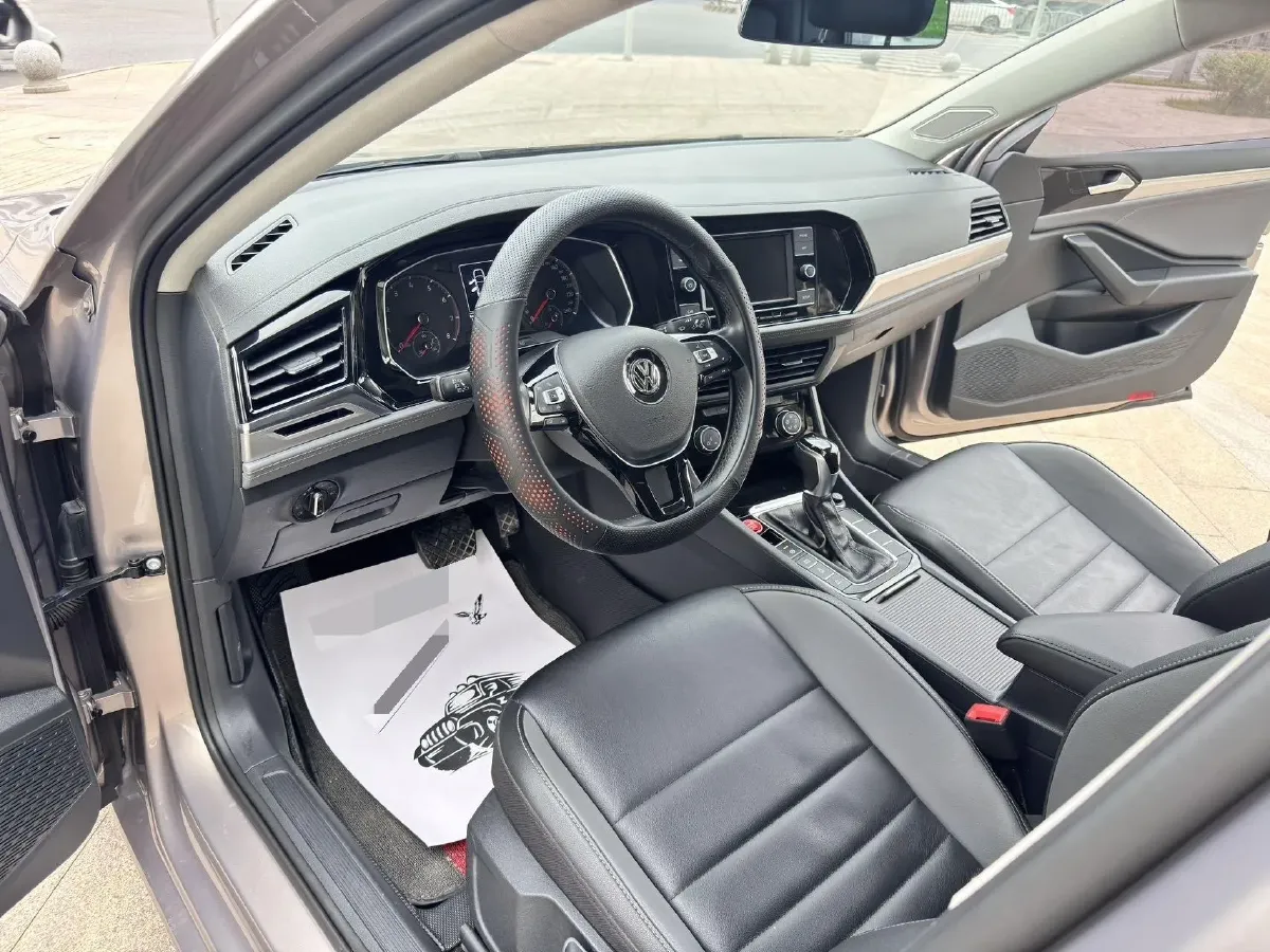 2019 Jeep Renegade 1.3T 173HP L4 7DCT,autocango,china used car exporter,china ev exporter,chinese used car exporter,chinese used ev exporter