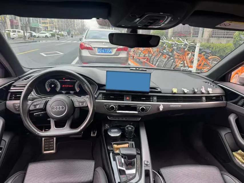 2022 Audi A4L 2.0T 190HP L4 7DCT,autocango,china used car exporter,china ev exporter,chinese used car exporter,chinese used ev exporter