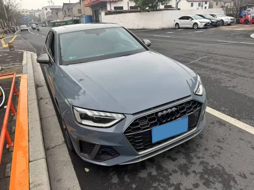 2022 Audi A4L 2.0T 190HP L4 7DCT,autocango,china used car exporter,china ev exporter,chinese used car exporter,chinese used ev exporter