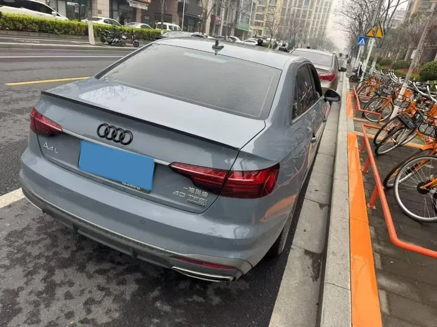 2022 Audi A4L 2.0T 190HP L4 7DCT,autocango,china used car exporter,china ev exporter,chinese used car exporter,chinese used ev exporter
