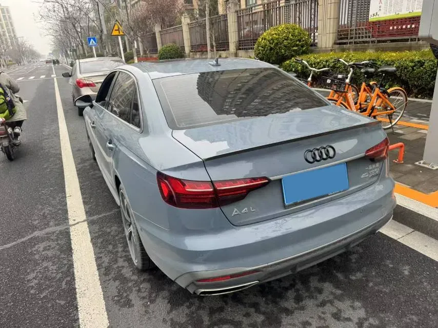 2022 Audi A4L 2.0T 190HP L4 7DCT,autocango,china used car exporter,china ev exporter,chinese used car exporter,chinese used ev exporter
