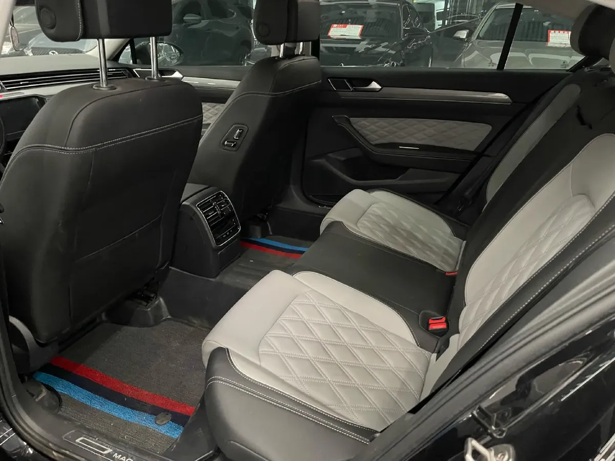 2023 Volkswagen Magotan 2.0T 186HP L4 7DCT,autocango,china used car exporter,china ev exporter,chinese used car exporter,chinese used ev exporter