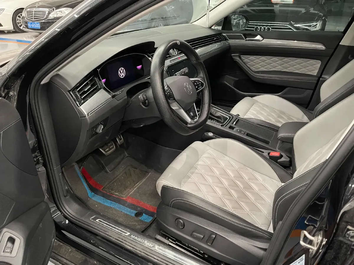 2023 Volkswagen Magotan 2.0T 186HP L4 7DCT,autocango,china used car exporter,china ev exporter,chinese used car exporter,chinese used ev exporter